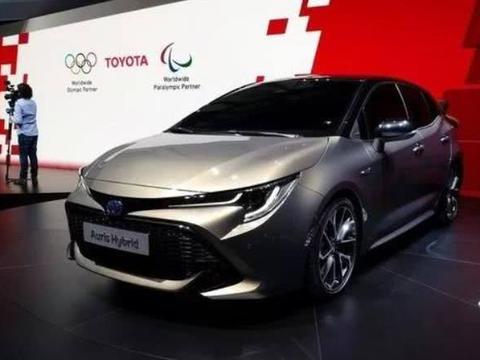 丰田开窍了！新一代卡罗拉气势根本招架不住，思域的地位不保了