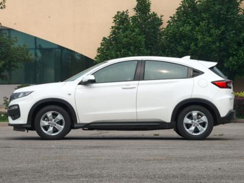 全景天窗、EDP都有了，油耗仅需6.1L的SUV，售价12万