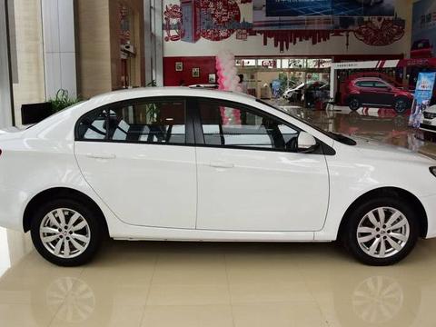 两款上班族必备的车！荣威350与帝豪EC7对比你喜欢那个？