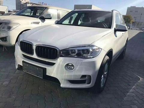 宝马 X5 现车清仓可先开发票诚信经营只为您！