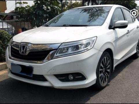 花7万买辆本田凌派上下班, 当走到车头的那一刻, 整个人呆住了