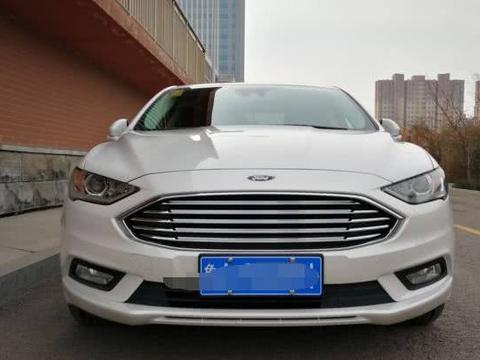 家里人都叫我买卡罗拉，但懂车的朋友却叫我买这款，外观太帅了！