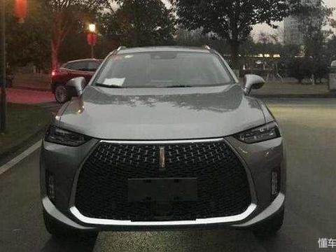 魏派P8实车有多美，奥迪来了都歇菜，宝马见了叫大哥！