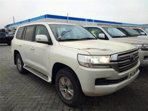 2018 款丰田酷路泽 4000 陆巡 4.0L 城市越野超霸气