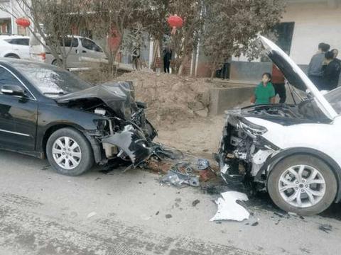 哈弗H6与丰田凯美瑞正面直击，车主：没想到会成这样