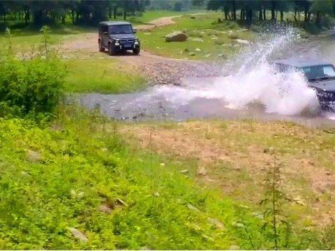 村里来了辆越野车，走近一看才知道一辆最少要200万