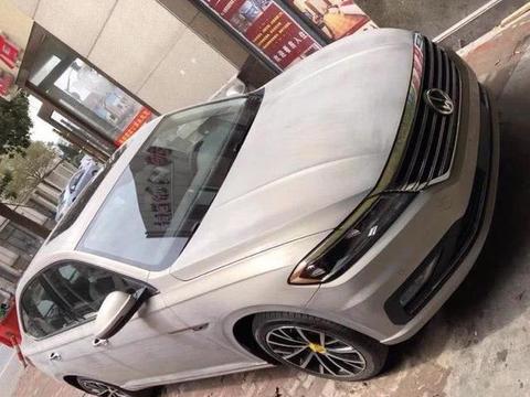 国内首台换代朗逸到店！销售人员说价格要涨？比帕萨特更漂亮！