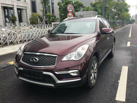 花24万买辆英菲尼迪QX50代步，当打开车后门时候，整个人呆住了