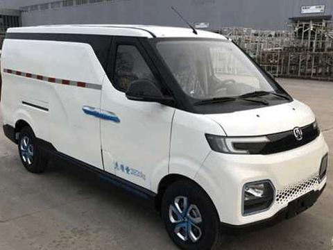 又一国产面包车，比五菱宏光大，搭混合动力，真替宝骏捏把汗