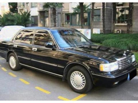 老牌豪车声音太大去检查，洗车师傅掏出这个恍然大悟