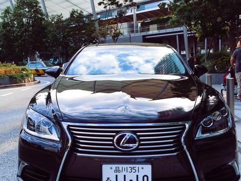 30万雷克萨斯新皇冠怎么选？