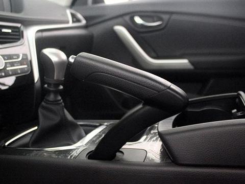 买哈弗H6不如看它，碰撞测试得分最高，才10万，明眼人当是