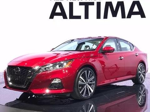 全新日产天籁亮相，搭2.0T黑科技发动机，雅阁凯美瑞闭上了嘴