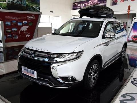 2018款三菱欧蓝德，配置又提升，空间大售价便宜，排队都要买