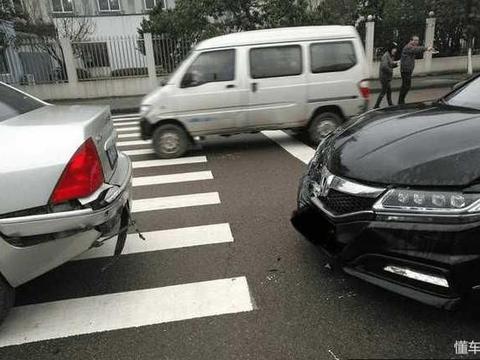 思铂睿遭睿翼追尾,你绝对不知道的秘密