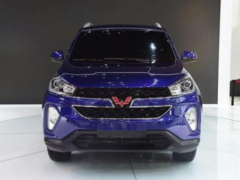 五菱宏光出新款了，这种8座的别乱选，交过路费的时候全是泪