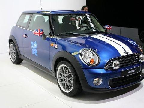 90%的女神都选择这4款车，男人们在路上留意了！