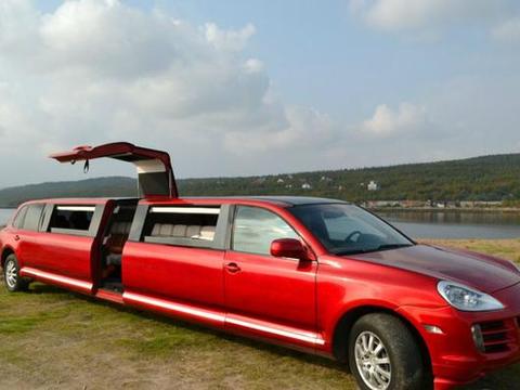 众泰的T700就是山寨的这款车。