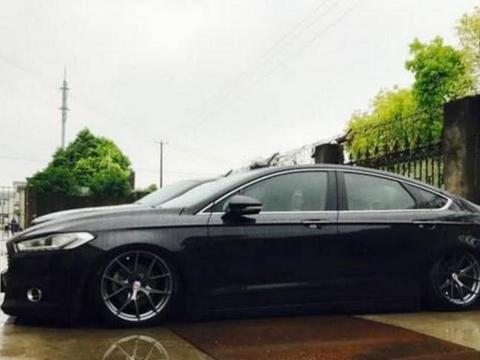 小区出现一辆奇特的福特蒙迪欧，你们有这么拉风的蒙迪欧吗