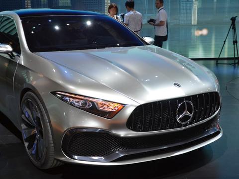 史上最便宜的奔驰车，不到20万完爆宝马！搭载最新黑科技，必火