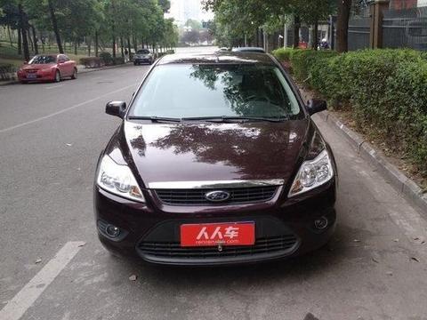 福特-福克斯 ，最满意的是动力，跑起来也很稳重！