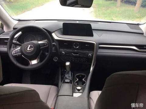 放弃宝马5系，果断入手这车后，上路回头率还真不少！！