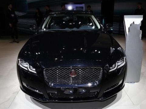 刚上市时叫板奔驰S级，结果降36万却没人要，档次远超宝马7系！