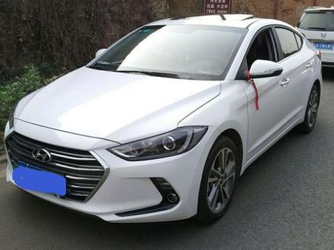 小伙11.5万买辆现代领动：开了半个月，朋友再看内饰时忍不住笑了