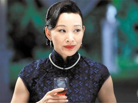 因流产不能生，收养双胞胎后却意外怀孕，今开宝马X5，直接弃养