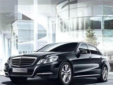 江湖说车：月入5000元买辆奔驰E300L，养车成本大约是多少？