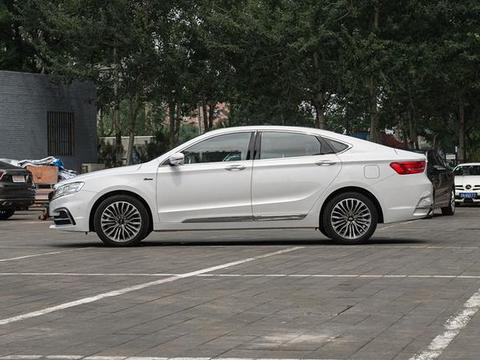 这货再令国人疯狂了！吉利版林肯来了，奔驰奥迪宝马见着绕路走