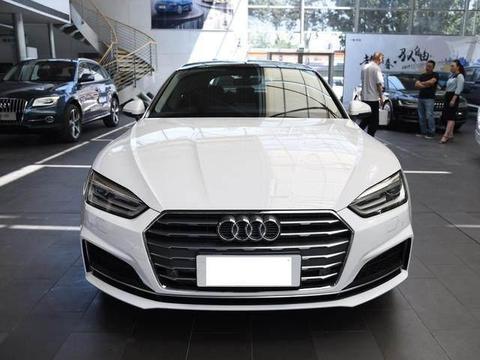 30万级颜王，外形赛超跑，进口配四驱，5秒破百比奔驰C级更拉风