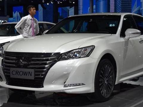 丰田全新皇冠上市了， 售价为26.48-39.18万元！