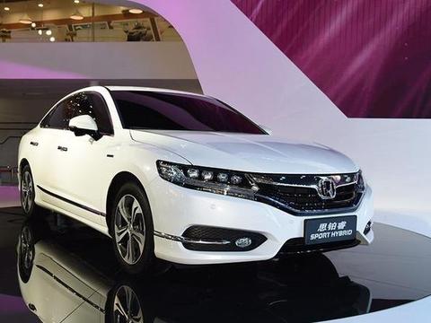 本田最尴尬的一款车，定位运动版中级车，结果销量却让人无语