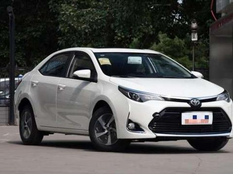 买卡罗拉不如买它，油耗5.4L，如今降价2万售9万多思域要紧张了