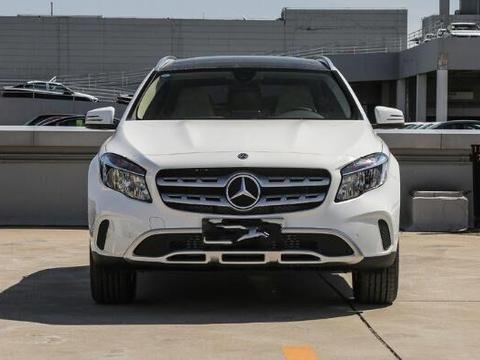 奔驰终于也着急了，这全新SUV又降了，不足24万