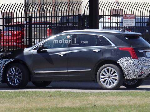 全新凯迪拉克XT5路试  前脸有所变化