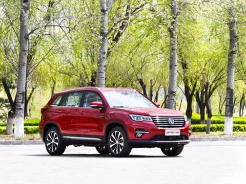 长安新CS75升级宝马内饰, 有望成2018爆款王!