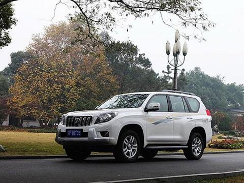 拒绝“花里胡哨”，唯独钟情“硬汉”汽车