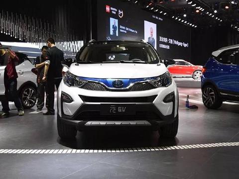 比亚迪这车由国际大师操刀设计，颜值爆表，补贴后仅售10万