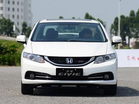 配尾翼的思域王，发动机纯进口，开雅阁的不一定买的起它