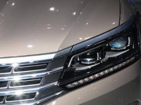 它和凯美瑞竞争十几年，现在大降价，狂跌4万比宝马奥迪都厚道！