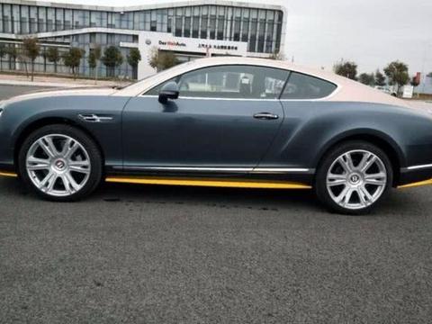 这是2016款宾利欧陆 4.0T GT V8 标准版，也是我们常说的乞丐版