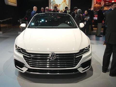 22万左右起的售价上，若是拥有这样一款车，档次不输宝马7系