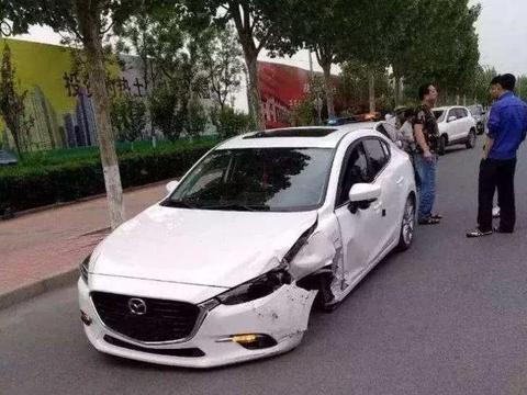 马自达3悲剧了, 新车未上牌, 左前轮就掉了?