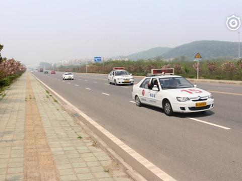 驾考新规严过头, 一些地区科目三通过率不足百分之一