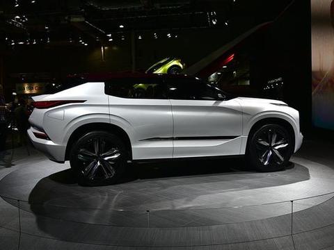 这款车是一款颜值非常高的suv车型，他就是三菱GT