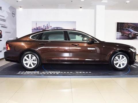 与宝马7、奥迪A8是竞争对手，比奔驰S便宜30万，为何销量这么差