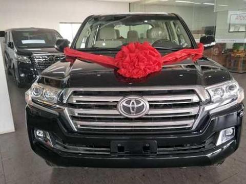 外观骄而不傲，健壮的车身，粗犷的线条，马力十足男人也该这样