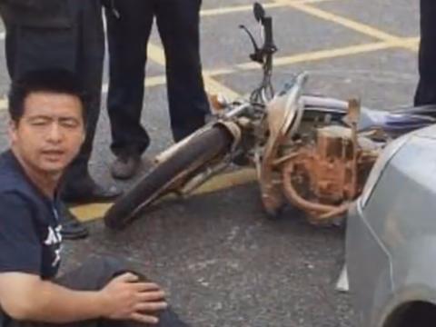 “碰瓷”又见新招数，两男子一年“碰瓷”200起？